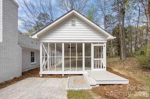 Exterior - 304 Epperstone Ln, Matthews, NC 28105 photo 5 of 7