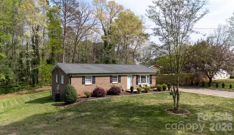 2640 Meadow Lark Ln, Gastonia, NC 28056
