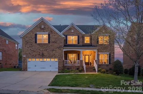422 Deer Brush Ln, Waxhaw, NC 28173