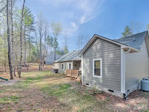 Exterior - 1711 Plantation Loop, Morganton, NC 28655 photo 5 of 6