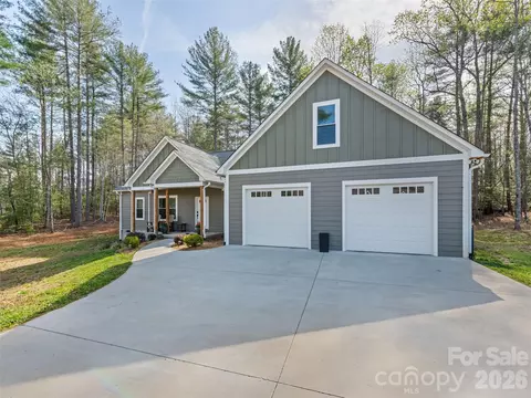 Exterior - 1711 Plantation Loop, Morganton, NC 28655 photo 4 of 6