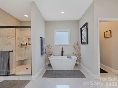 Bath - 1711 Plantation Loop, Morganton, NC 28655 photo 2 of 3