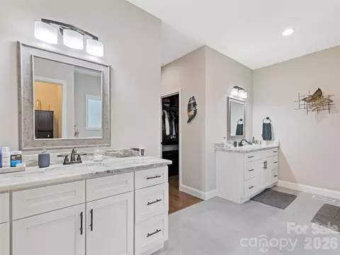 Bath - 1711 Plantation Loop, Morganton, NC 28655 photo 1 of 3