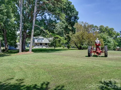 Exterior - 1771 Drexel Rd, Valdese, NC 28690 photo 12 of 15
