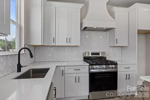 Kitchen - 165 Eagle Dr, Salisbury, NC 28144 photo 2 of 2