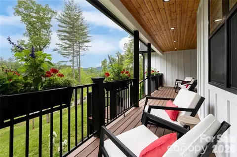99 Timber Ridge Cir, Leicester, NC 28748