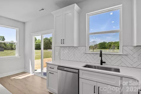 Kitchen - 175 Eagle Dr, Salisbury, NC 28144 photo 4 of 4