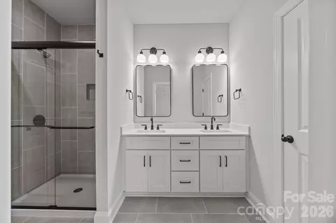Bath - 175 Eagle Dr, Salisbury, NC 28144 photo 1 of 1