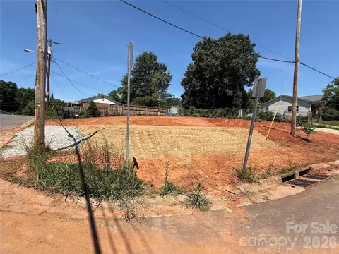 2962 Morning Dr, Charlotte, NC 28208