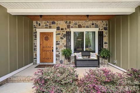 Exterior - 514 Arcadia Ln, Monroe, NC 28112 photo 1 of 7