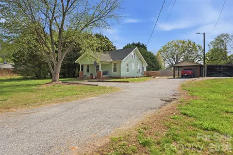 513 7th Sw St SW, Taylorsville, NC 28681