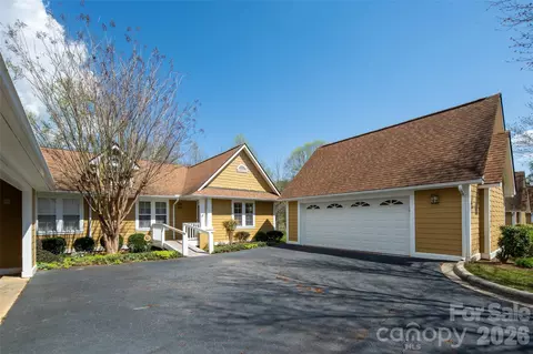 803 Woodlea Ct, Asheville, NC 28806