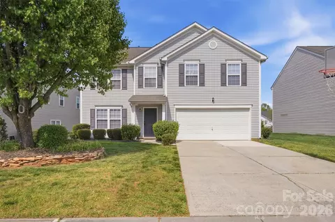 2308 Big Pine Dr, Matthews, NC 28105