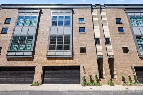 816 Madison Glen Ln, Charlotte, NC 28209