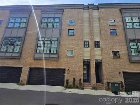 816 Madison Glen Ln, Charlotte, NC 28209