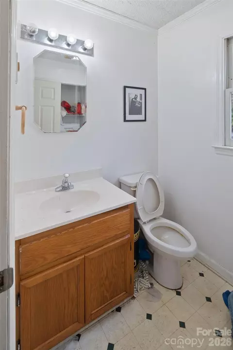Bath - 656 Winterberry Trl, Boone, NC 28607 photo 1 of 9