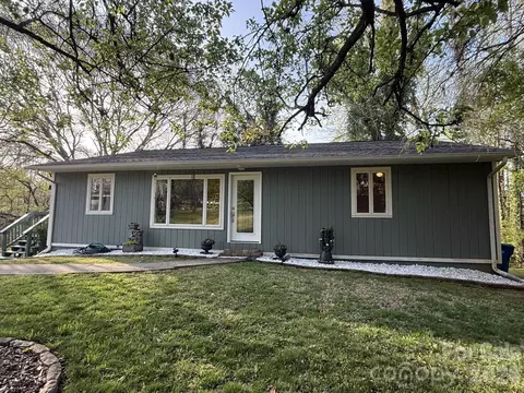 120 42nd Avenue Ne Cir NE, Hickory, NC 28601