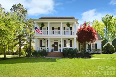 522 N Oak Dr, Huntersville, NC 28078