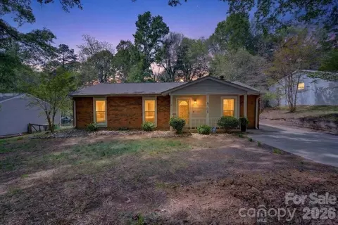 6308 Pineburr Rd, Charlotte, NC 28211