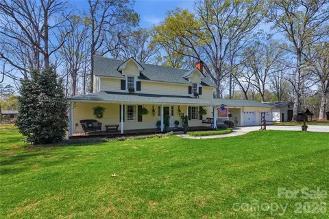 447 Henderson Rd, Chesnee, SC 29323