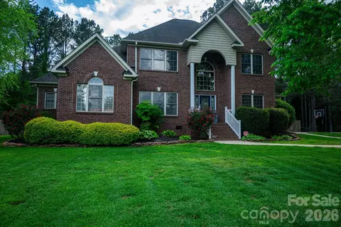435 Crowders Bluff Ct, Clover, SC 29710