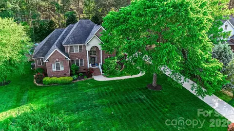 435 Crowders Bluff Ct, Clover, SC 29710