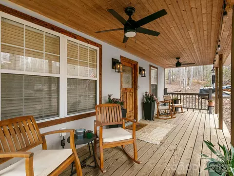 10 Bear Trl, Fairview, NC 28730