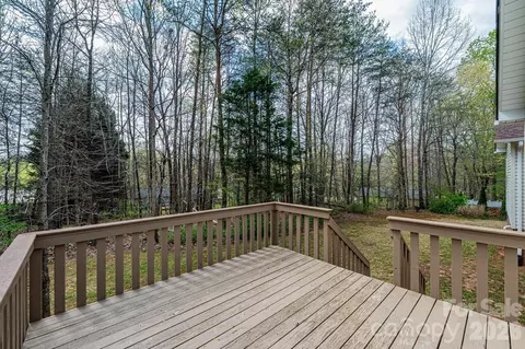 Exterior - 3410 Overbrook Dr, Conover, NC 28613 photo 4 of 8