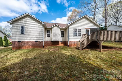Exterior - 3410 Overbrook Dr, Conover, NC 28613 photo 2 of 8