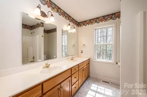 Bath - 3410 Overbrook Dr, Conover, NC 28613 photo 1 of 3