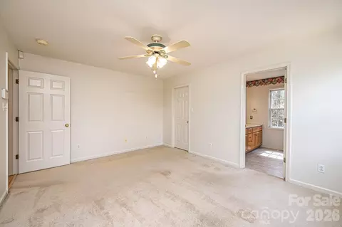 Bedroom - 3410 Overbrook Dr, Conover, NC 28613 photo 4 of 11