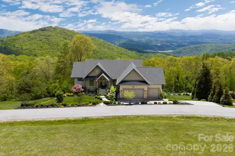 332 Summerset Dr, Hendersonville, NC 28792