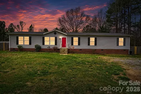 922 Lavender Rd, Grover, NC 28073