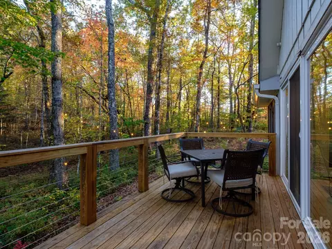 359 Rainbow Lake Dr, Brevard, NC 28712