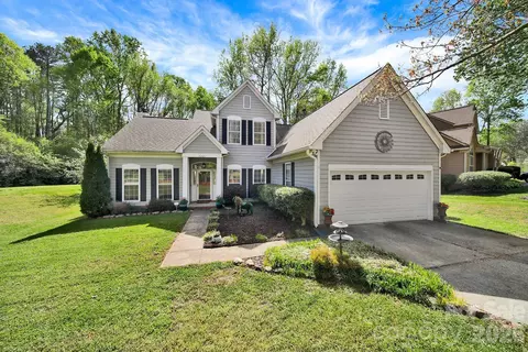 7221 Maitland Ln, Charlotte, NC 28215