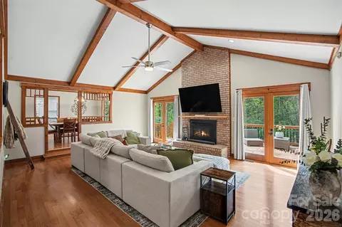 4027 Oakdale Rd, Charlotte, NC 28216