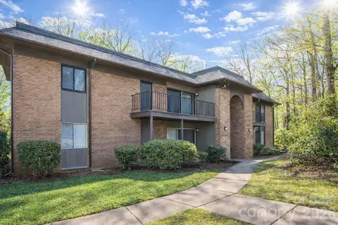 133 Orchard Trace Ln, Charlotte, NC 28213