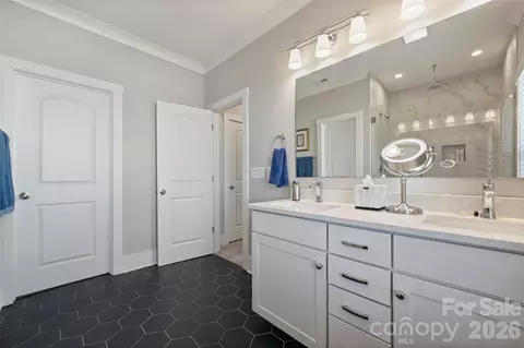 Bath - 5035 Beacon Ave, Monroe, NC 28110 photo 2 of 4
