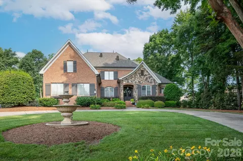 9000 Unbridle Ln, Waxhaw, NC 28173