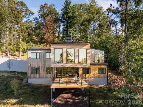 641 Elk Mountain Scenic Hwy, Asheville, NC 28804