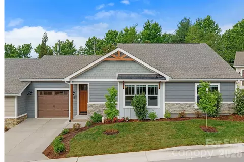 10 Heartleaf Cir, Arden, NC 28704