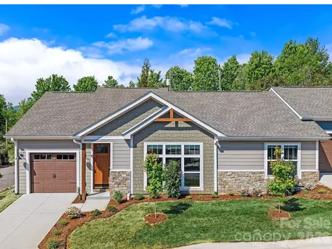 8 Heartleaf Cir, Arden, NC 28704