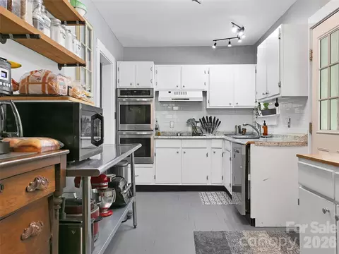 Kitchen - 514 Cherryfield Loop, Brevard, NC 28712 photo 2 of 3