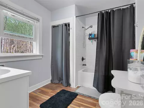 Bath - 514 Cherryfield Loop, Brevard, NC 28712 photo 3 of 4