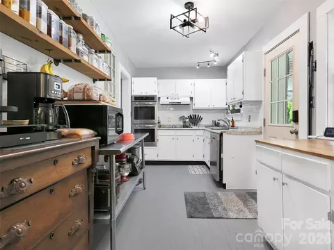 Kitchen - 514 Cherryfield Loop, Brevard, NC 28712 photo 1 of 3
