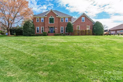 217 Spring Run Dr, Mooresville, NC 28117