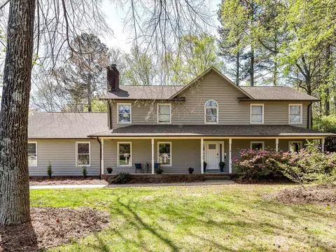 142 Scotland Dr, Mooresville, NC 28115