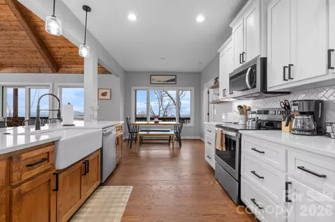 94 Silver Fox Rdg, Beech Mountain, NC 28604 photo 11