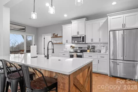 94 Silver Fox Rdg, Beech Mountain, NC 28604 photo 9