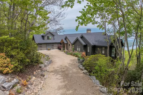96 Moltz Ct, Lake Toxaway, NC 28747
